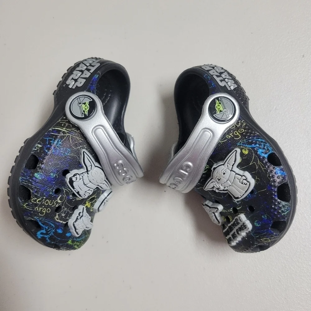 CROCS The Mandalorian The Child Toddler Size C4.